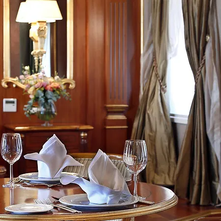 Fuat Pasa - Special Category Bosphorus Otel 4*